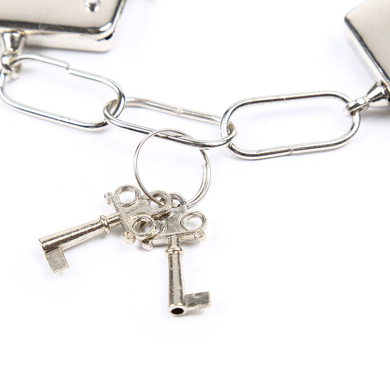 FETYSZ OHMAMA - WELWETOWE METALOWE KAJDANKI NA NADGARSTKI WYKOŃCZONE FUREM