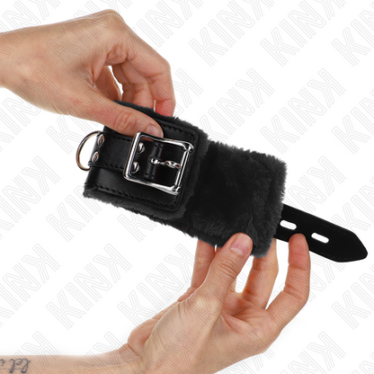 KINK - OWIJKI NA NADGARSTKI WYŚCIÓŁKĄ Z FUTRA, CZARNE Z CZARNYM PASKIEM, REGULOWANE 17-29 CM X 6 CM