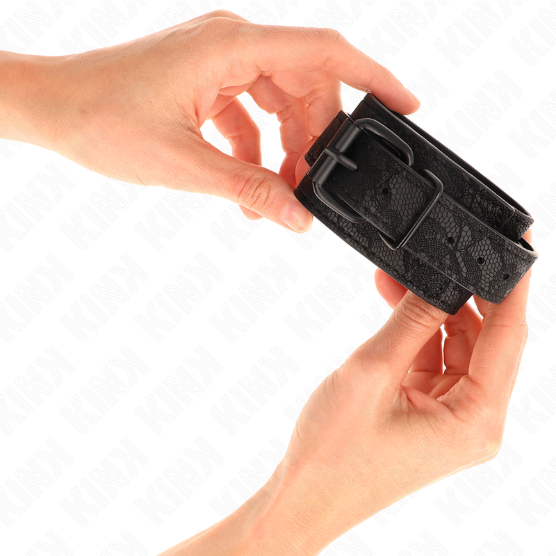 KINK - MANKIETY NA NADGARSTKI POKRYTE KORONKĄ, REGULOWANE, CZARNE, 19-26 CM