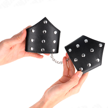 KINK - OPASKI NA RĘKĘ W STYLU BLACK POINT Z REGULOWANYM ŁAŃCUCHEM 17-23 CM X 8,5 CM