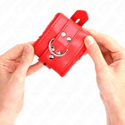 KINK - OWIJKI NA NADGARSTKI Z FUTREM I KWADRATOWYMI OTWORAMI W KOLORZE CZERWONYM I REGULOWANYM CZERWONYM PASKIEM 17-29 CM X 6 CM