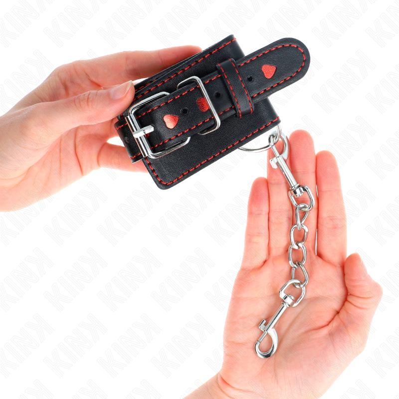 KINK - CZARNE UCHWYTY NA NADGARSTKI Z CZERWONĄ WKŁADKĄ W KSZTAŁCIE SERCA, REGULOWANE 21-28 CM X 5,5 CM