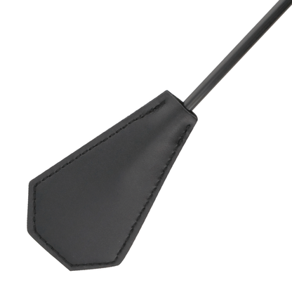 CIEMNOŚĆ - CZARNY PIÓROWY BICZ